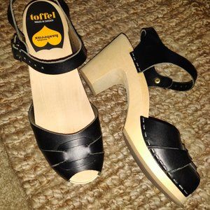 Swedish Hasbeens Peep Toe Super High, Black